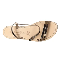 Sandalias planas de color Laminados bronce para mujeres