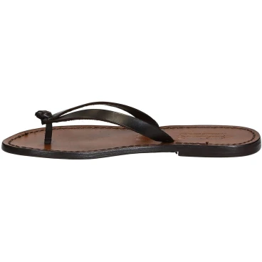 Flache handgearbeitete Riemchen-Sandalen für Frauen aus dunkelbraunem Leder