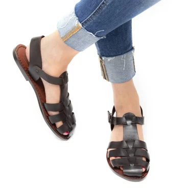 Sandales marron pour femme en cuir travaillé à la main en Italie
