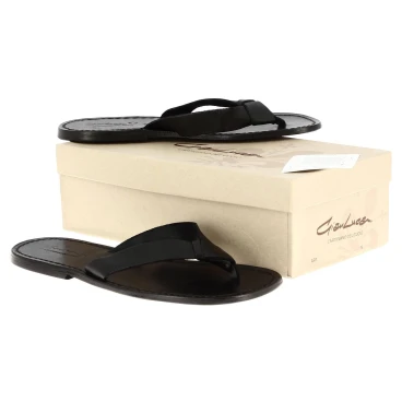 Tongs hommes artisanales en cuir noir