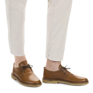 Women's tan leather low top shoes handmade in Italy