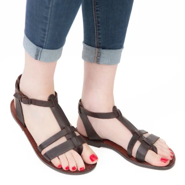 Braune flache Ledersandalen für Damen in Italien von Hand gefertigt
