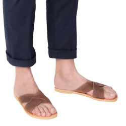 Men's slipper sandals with crossed bands in dark brown nubuck leather