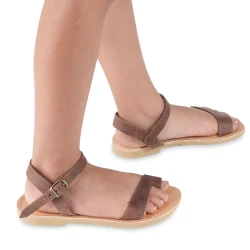 Girl's thong sandals in fuchsia calfskin with buckle closure