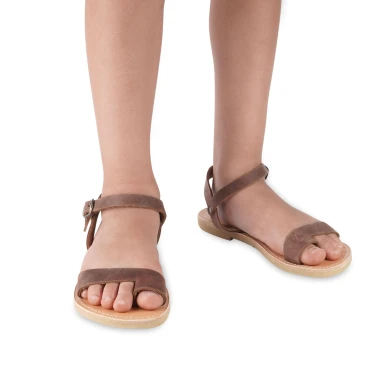 Sandales tongs pour fille en cuir de veau fuchsia avec fermeture à boucle
