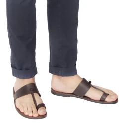 Sandalias de cuero marron oscuro hecho a mano en Italia