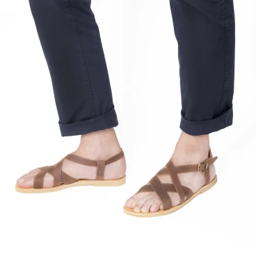 Sandalias de dedo hombre en cuero nobuck marron oscuro hechas a mano