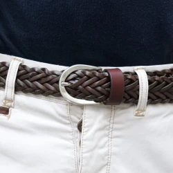 Ceinture tissée à la main en cuir au tannage végétal marron foncé