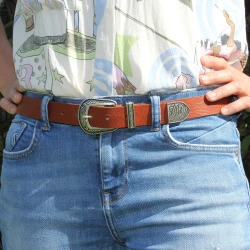 Tan leather western belt for women with metal buckle and tip
