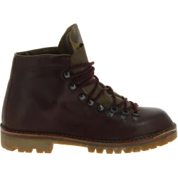 Handmade hiking boots in dark brown vegetable-tanned leather