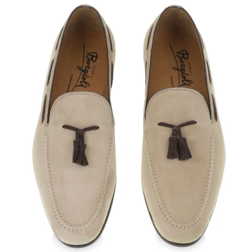 Mocassino con nappine in pelle di camoscio beige fatto a mano da Fratelli Borgioli
