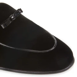 Mocasín belga en terciopelo negro y charol hecho a mano por Fratelli Borgioli