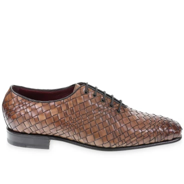 Zapatos Oxford en piel marrón tejida y teñida a mano por Fratelli Borgioli