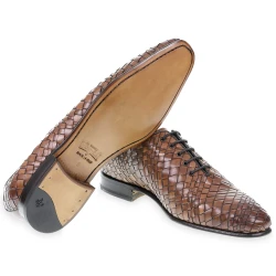 Wholecut oxford shoes in brown leather woven and hand-dyed by Fratelli Borgioli