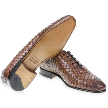 Zapatos Oxford en piel marrón tejida y teñida a mano por Fratelli Borgioli
