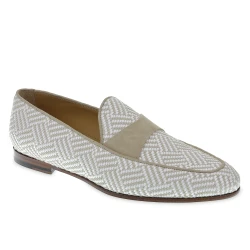 Mocasín Penny de ante y tejido tejido en blanco y beige