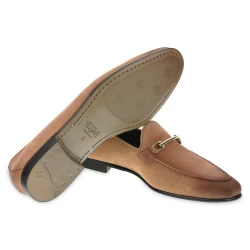 Moccasin in nubuck leather with golden metal loop