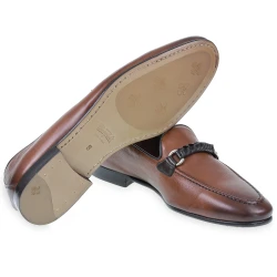 Mocasín para hombre en piel marrón con trabilla trenzada